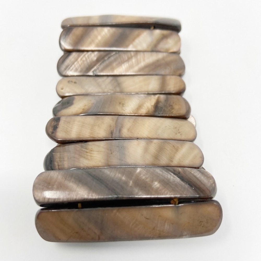 River Shell Stretch Bracelet - Picture 4 of 6